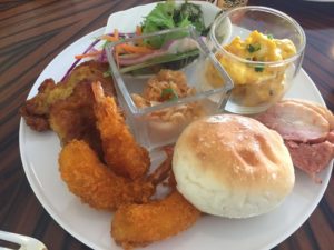 20180814_OkinawaMarriott_LoungeFoods1